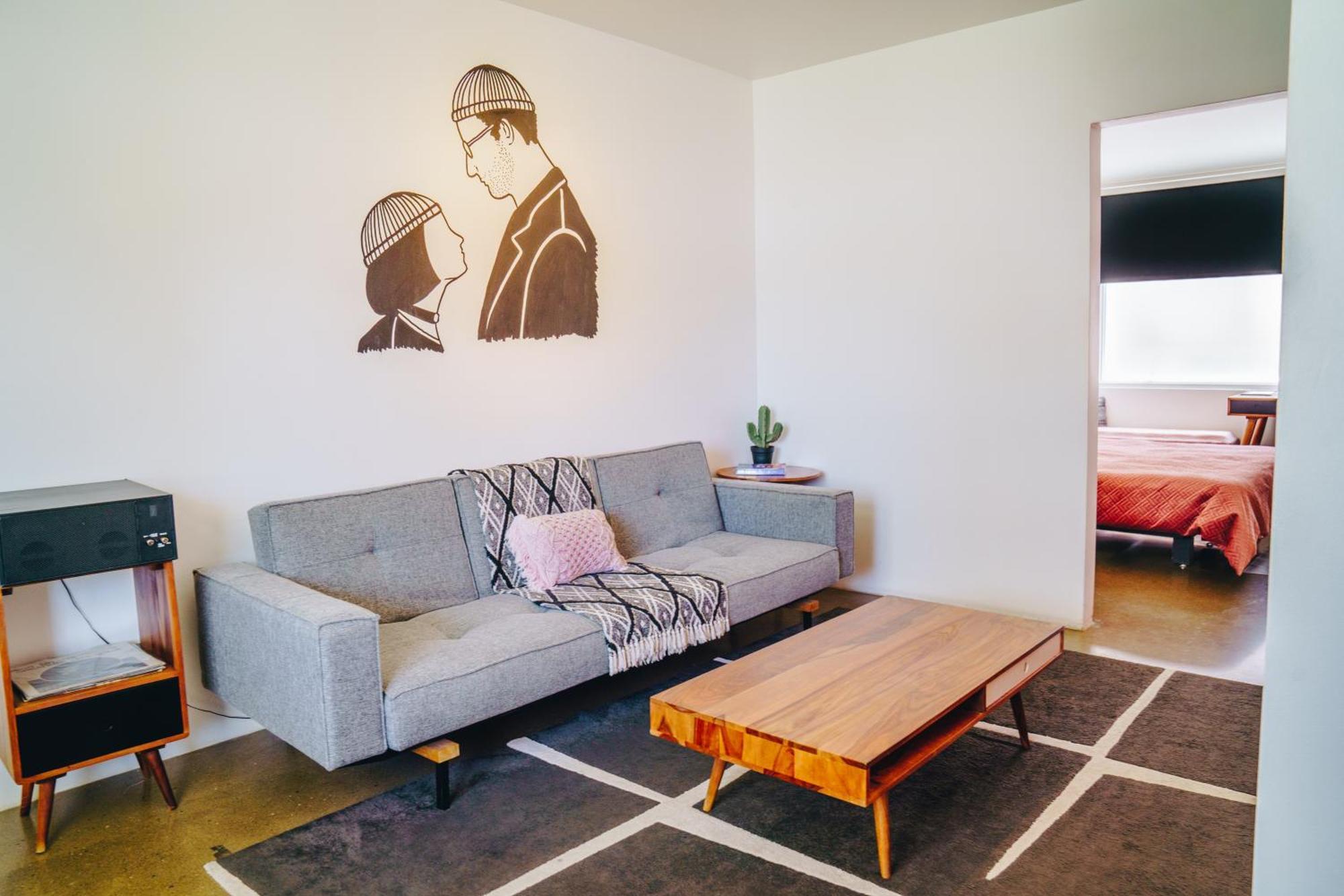 The Pink Hotel Coolangatta Gold Coast Exterior photo