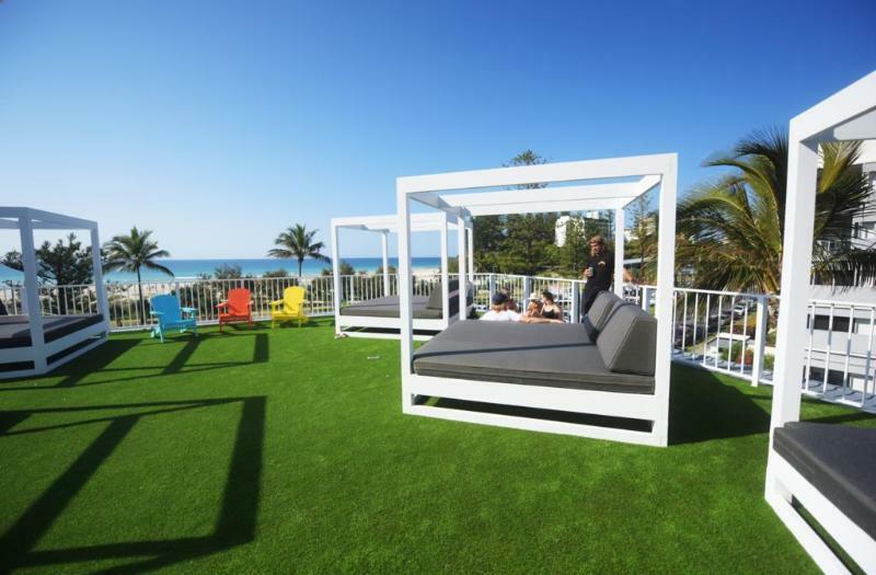 The Pink Hotel Coolangatta Gold Coast Exterior photo